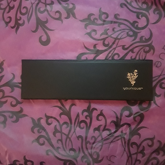 New Empty Eyeshadow Quad Palette - Picture 2 of 2